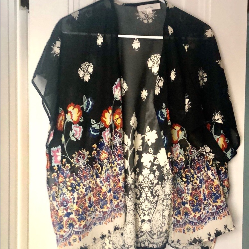 NWOT Floral boho kimono cover up